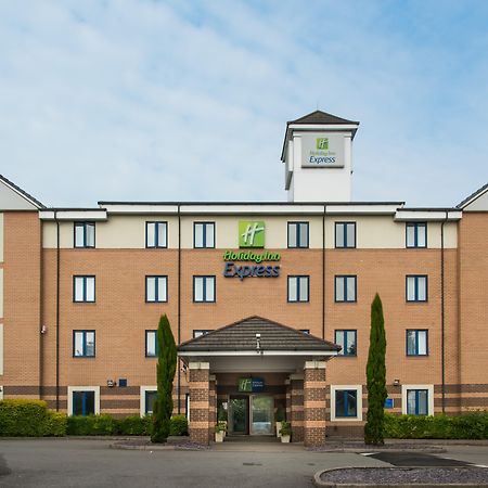 Holiday Inn Express London - Dartford By Ihg Экстерьер фото