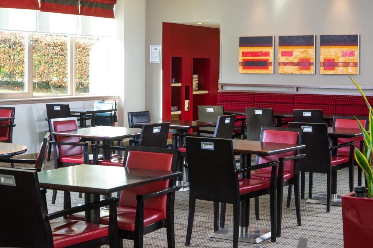 Holiday Inn Express London - Dartford By Ihg Экстерьер фото