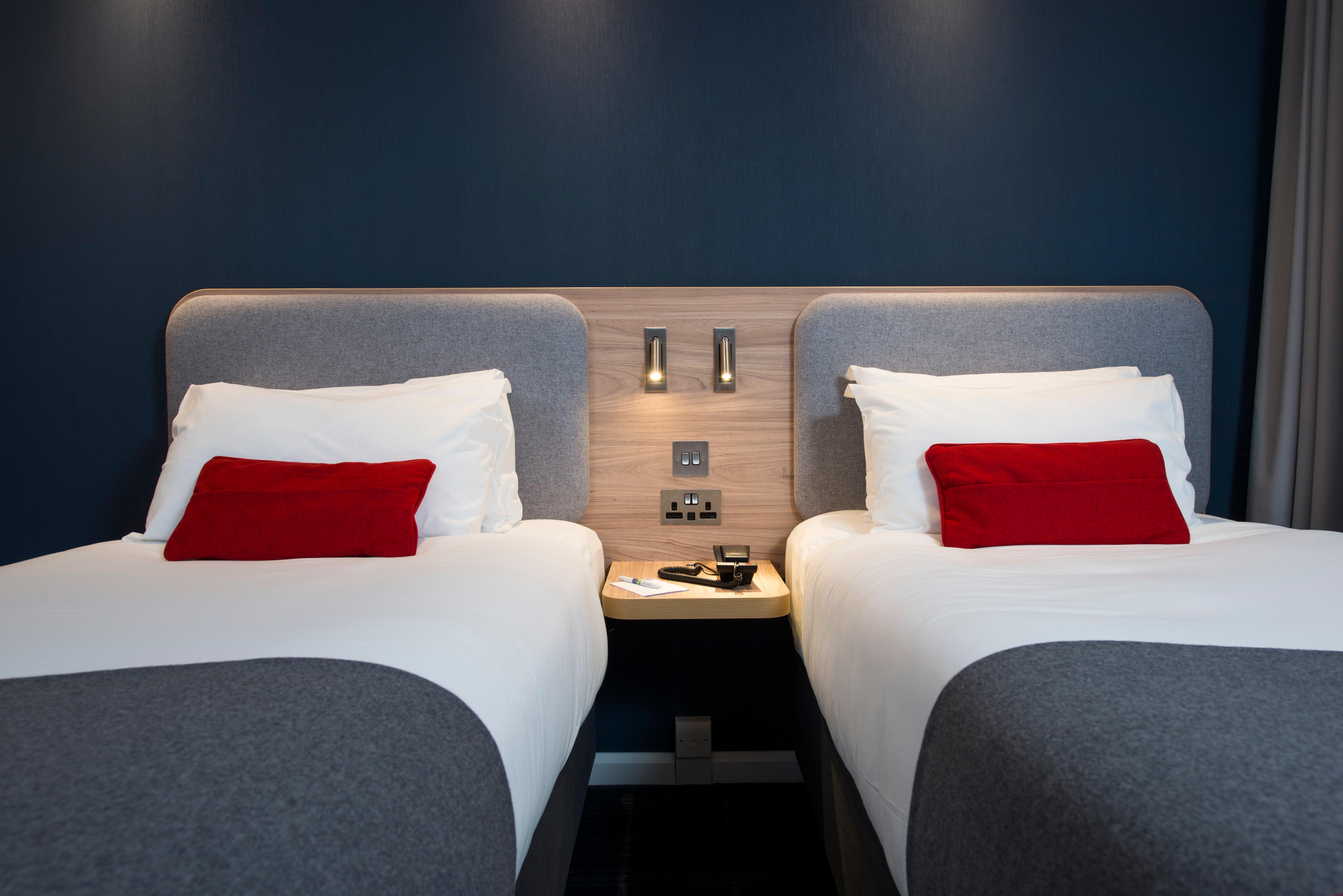 Holiday Inn Express London - Dartford By Ihg Экстерьер фото