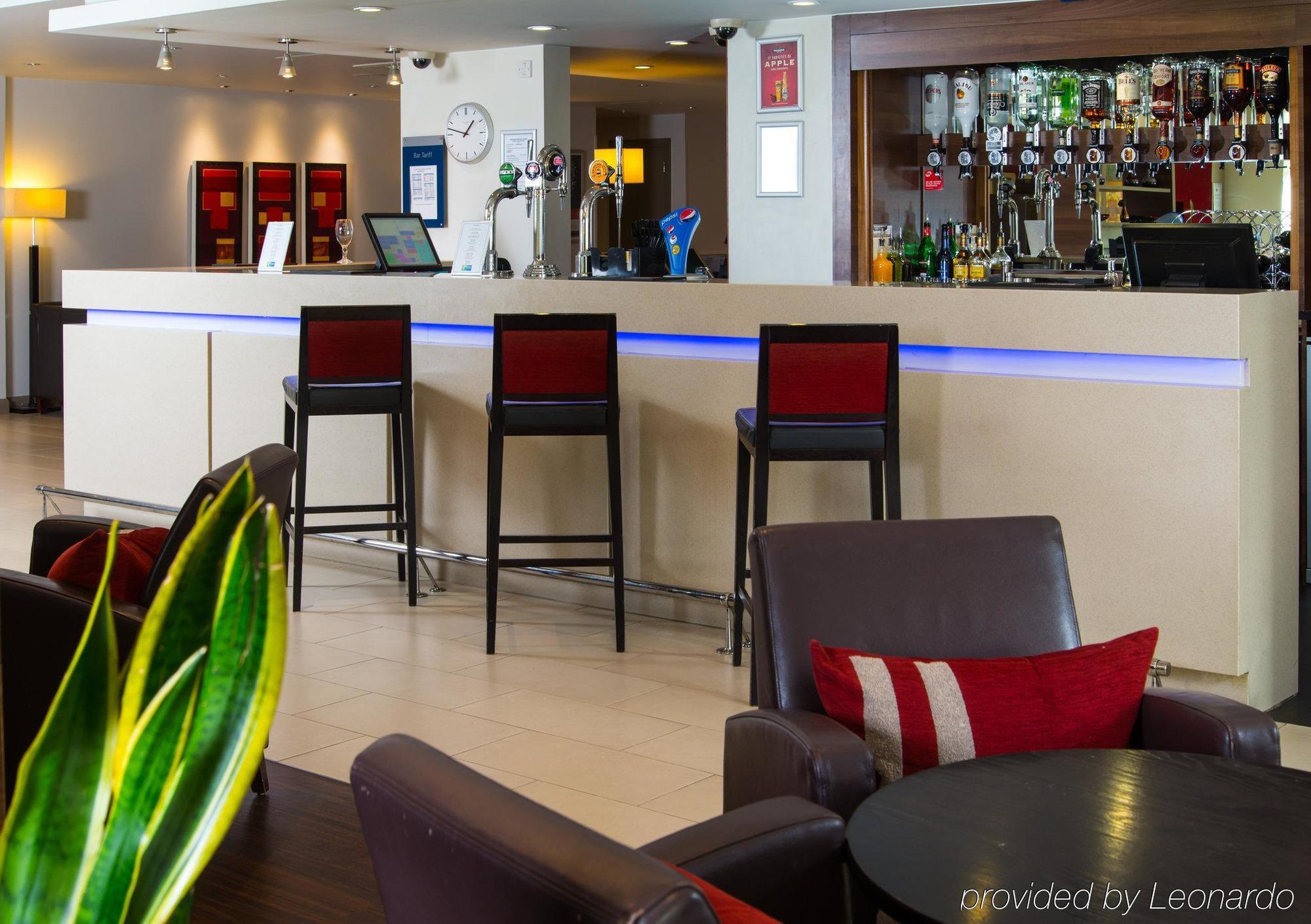 Holiday Inn Express London - Dartford By Ihg Экстерьер фото