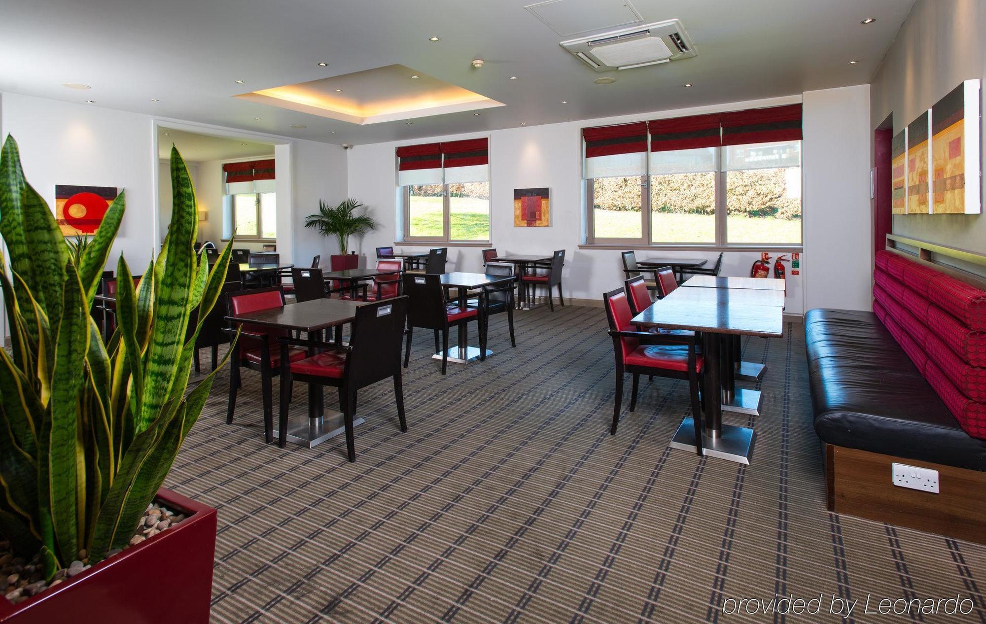 Holiday Inn Express London - Dartford By Ihg Экстерьер фото