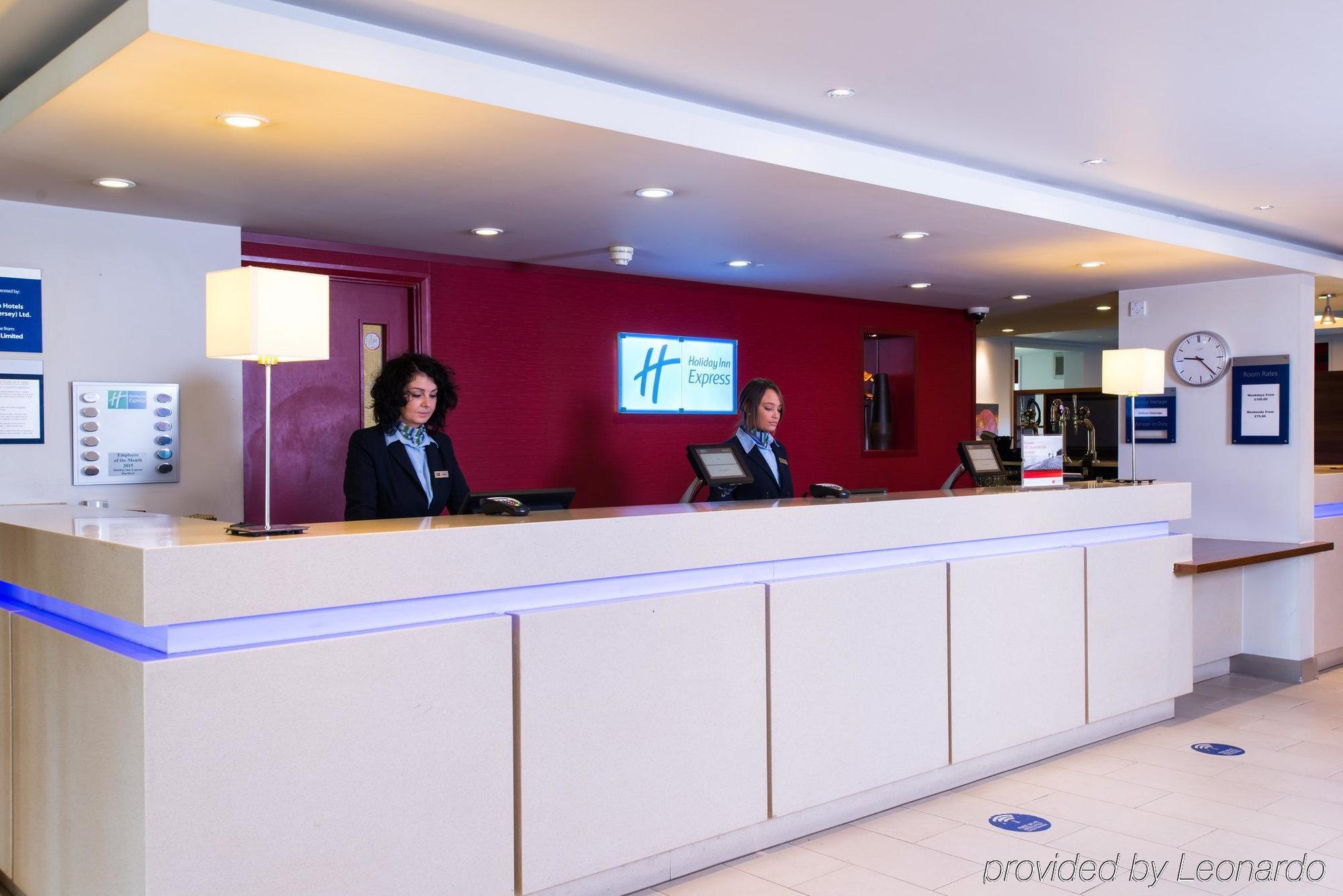 Holiday Inn Express London - Dartford By Ihg Экстерьер фото