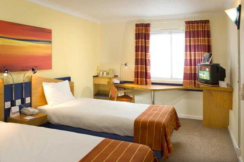 Holiday Inn Express London - Dartford By Ihg Экстерьер фото