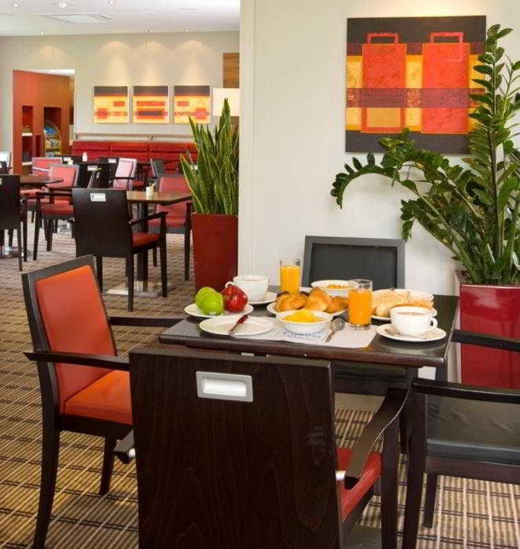 Holiday Inn Express London - Dartford By Ihg Ресторан фото