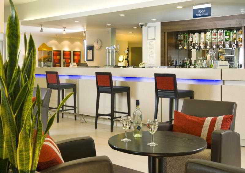 Holiday Inn Express London - Dartford By Ihg Ресторан фото