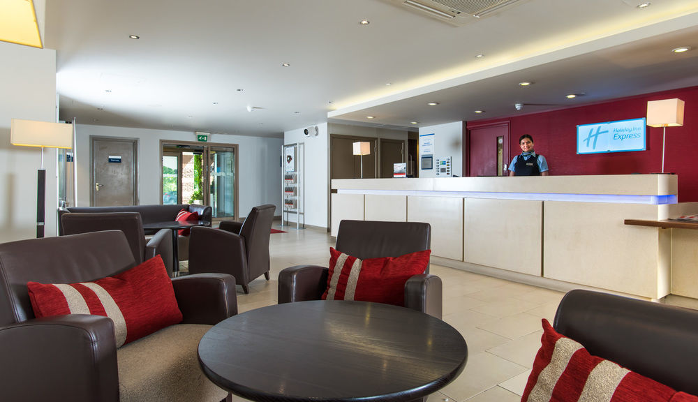 Holiday Inn Express London - Dartford By Ihg Экстерьер фото