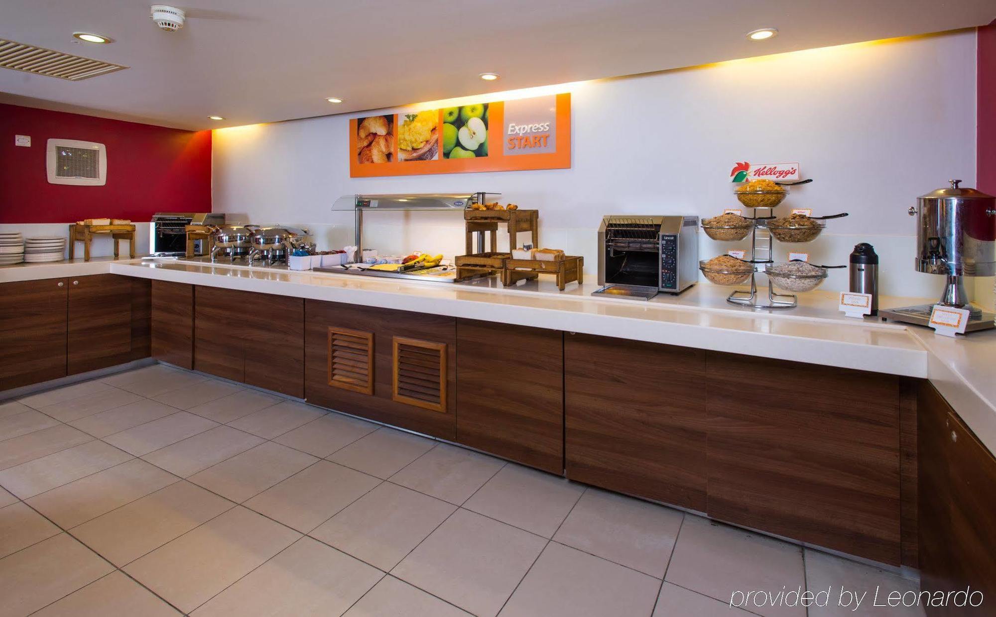 Holiday Inn Express London - Dartford By Ihg Экстерьер фото