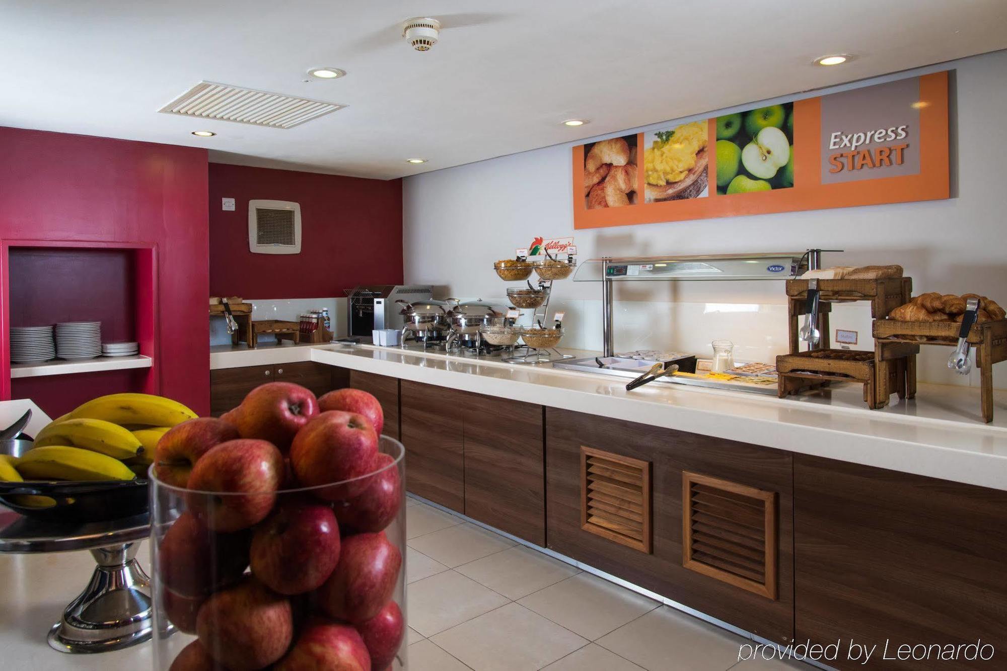 Holiday Inn Express London - Dartford By Ihg Экстерьер фото