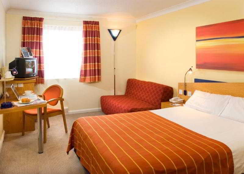 Holiday Inn Express London - Dartford By Ihg Экстерьер фото
