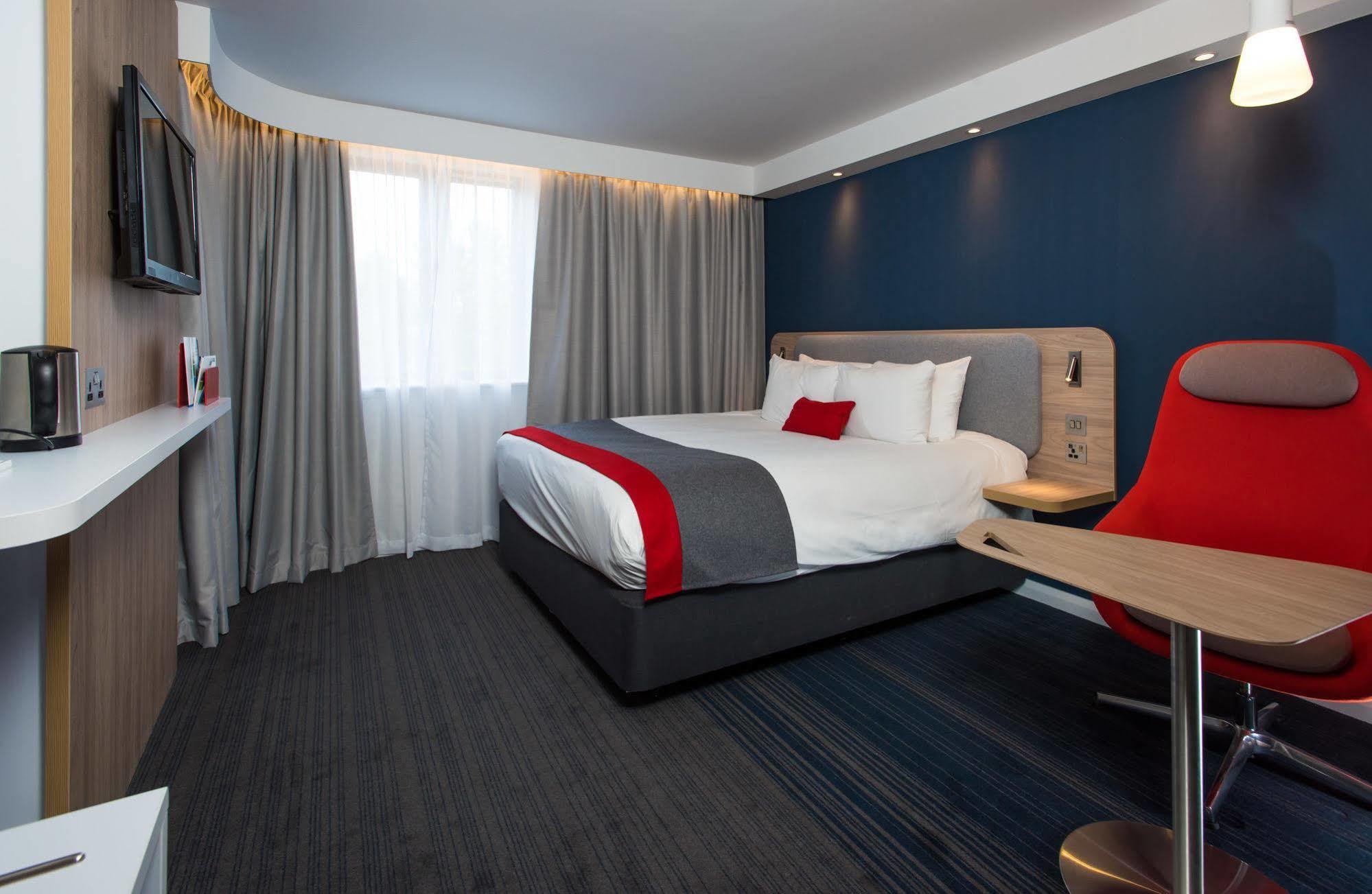 Holiday Inn Express London - Dartford By Ihg Экстерьер фото