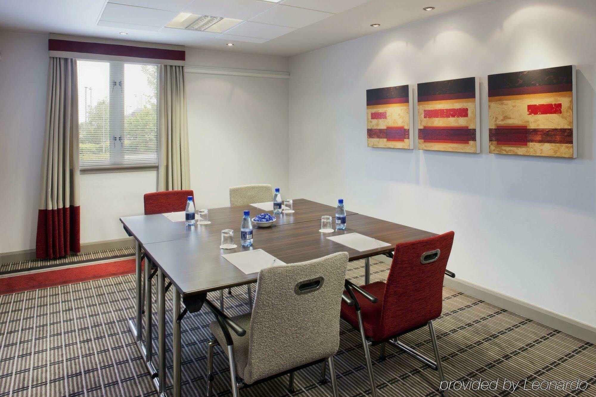 Holiday Inn Express London - Dartford By Ihg Удобства фото